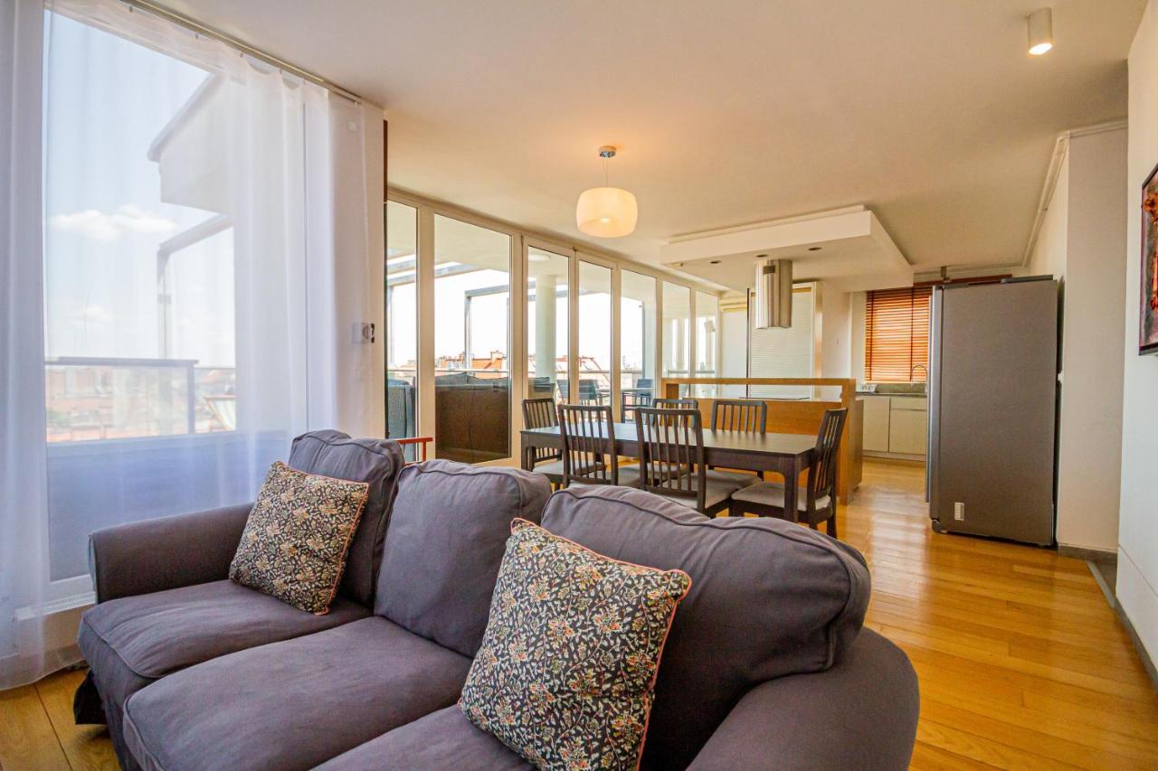 Luxury Apartment With Balcony In Downtown Budapest Bagian luar foto
