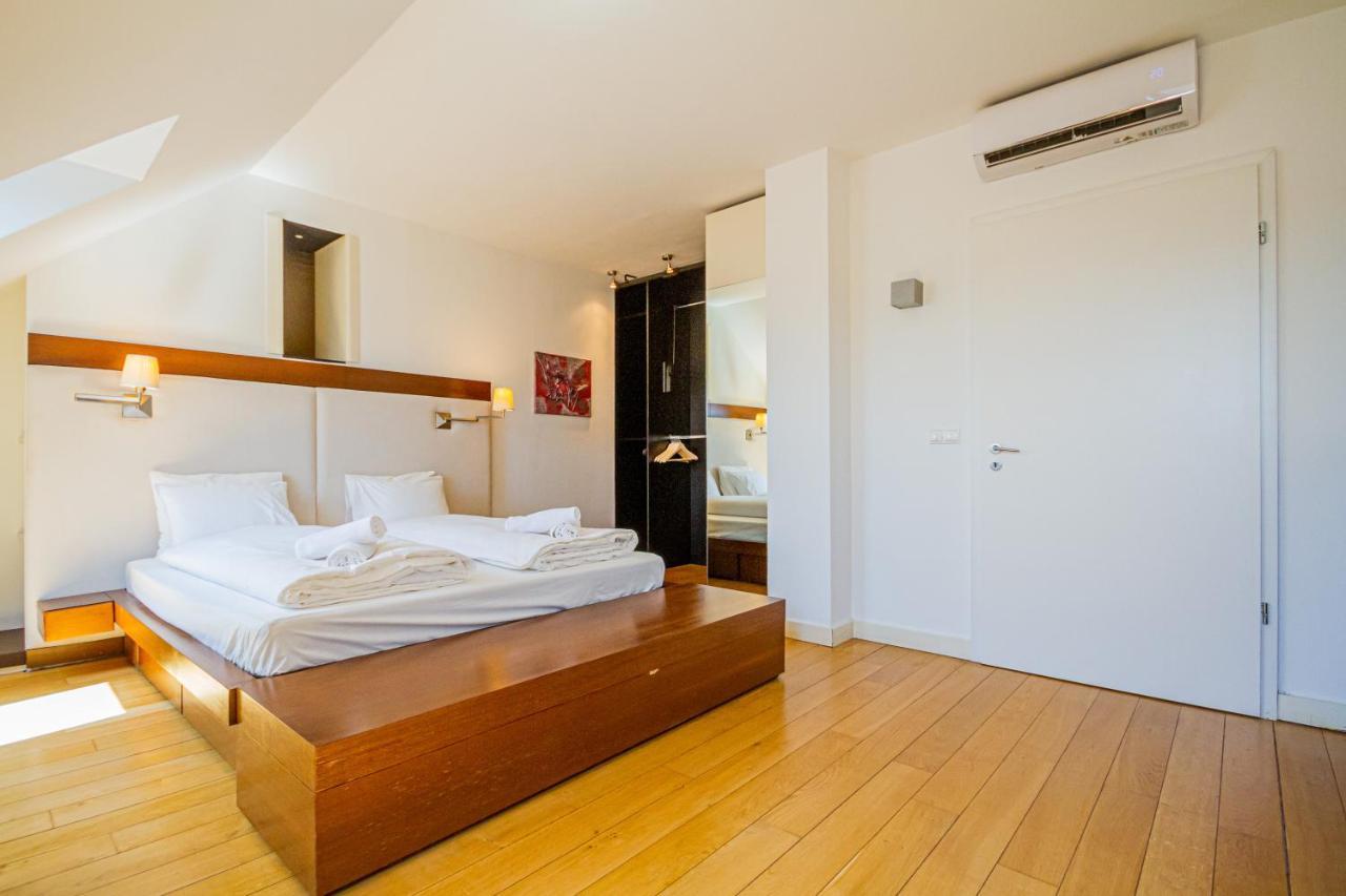 Luxury Apartment With Balcony In Downtown Budapest Bagian luar foto