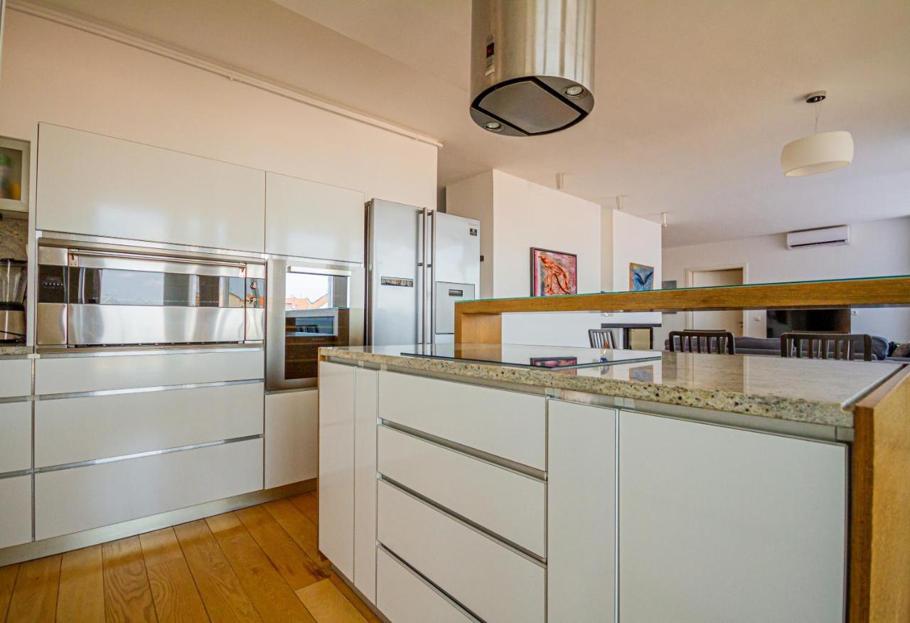 Luxury Apartment With Balcony In Downtown Budapest Bagian luar foto