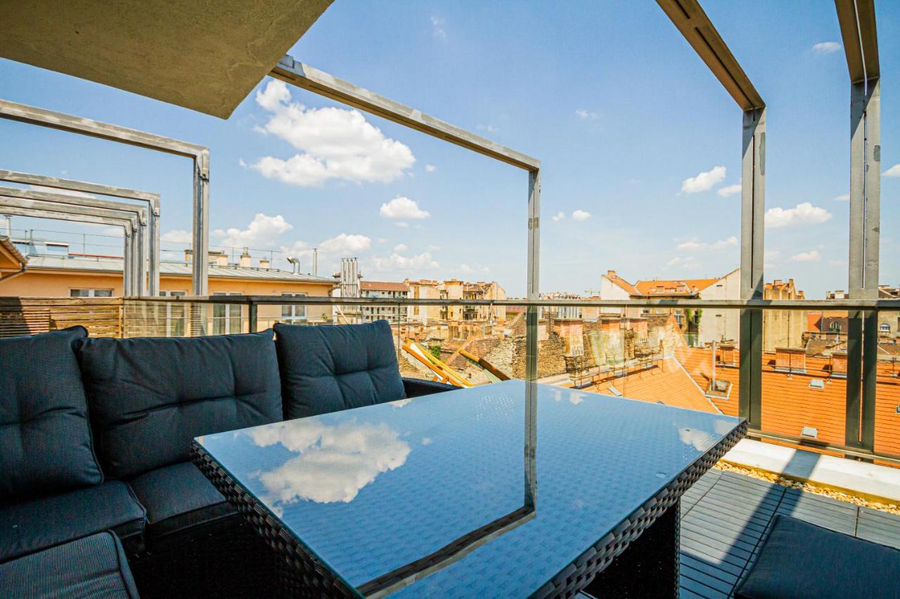 Luxury Apartment With Balcony In Downtown Budapest Bagian luar foto