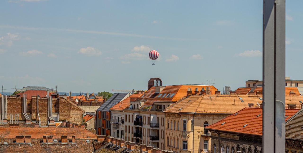 Luxury Apartment With Balcony In Downtown Budapest Bagian luar foto